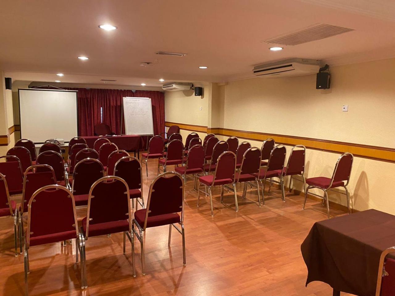 Flora Place Hotel Kota Bharu Ngoại thất bức ảnh