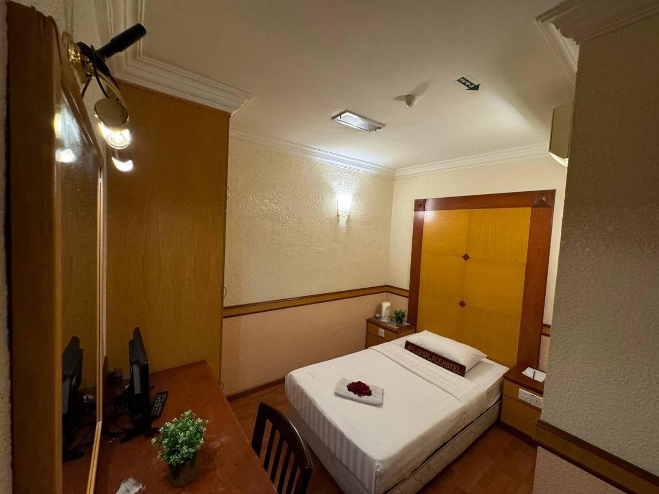 Flora Place Hotel Kota Bharu Ngoại thất bức ảnh