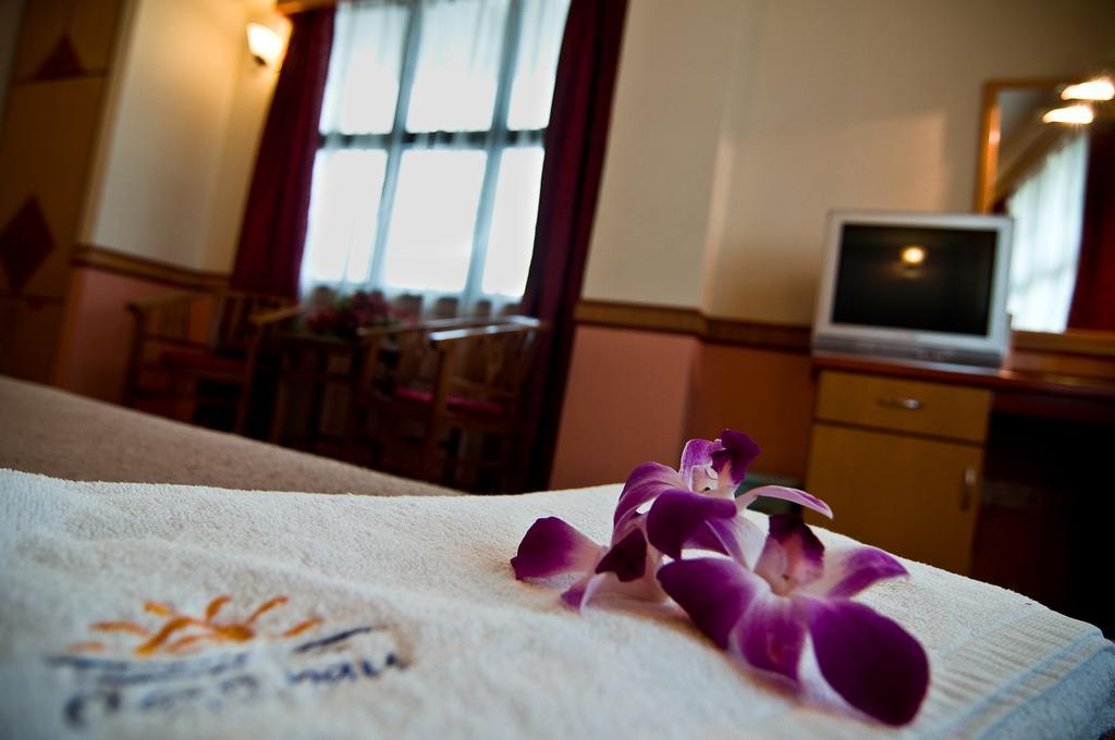 Flora Place Hotel Kota Bharu Ngoại thất bức ảnh